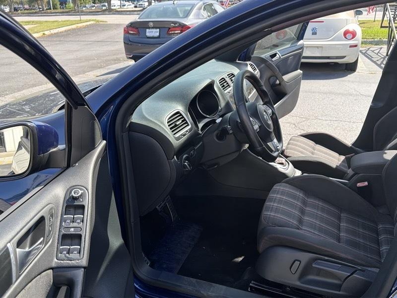 Volkswagen GTI 2.0T Sedan 2010