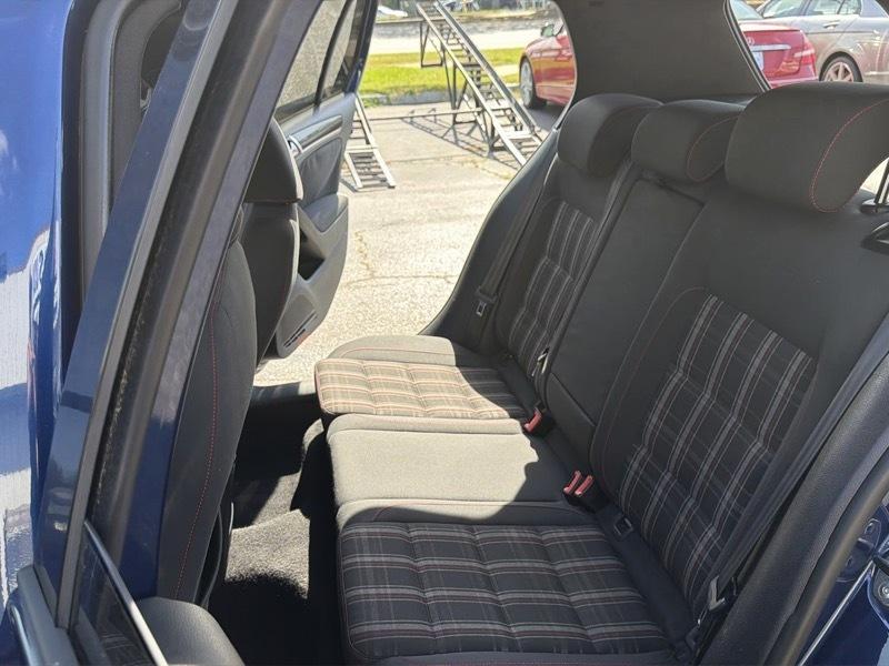 Volkswagen GTI 2.0T Sedan 2010