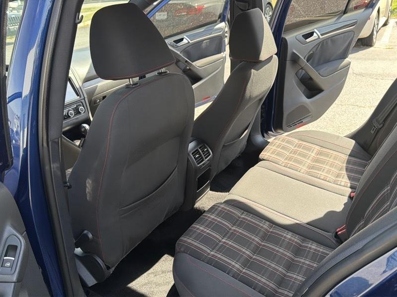 Volkswagen GTI 2.0T Sedan 2010