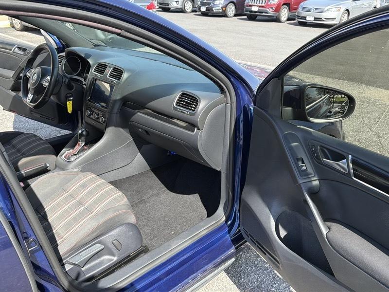 Volkswagen GTI 2.0T Sedan 2010
