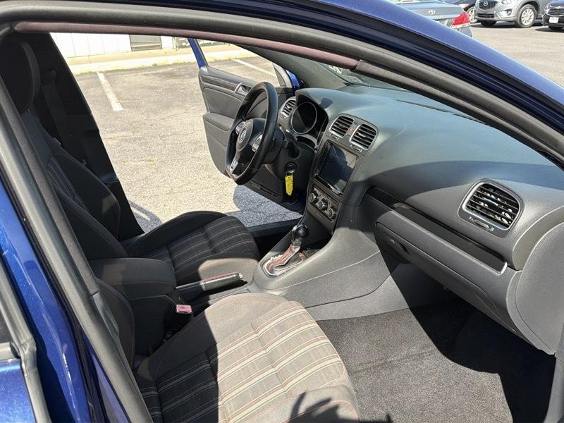 Volkswagen GTI 2.0T Sedan 2010