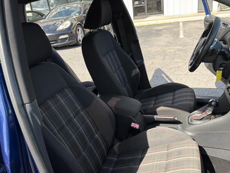 Volkswagen GTI 2.0T Sedan 2010