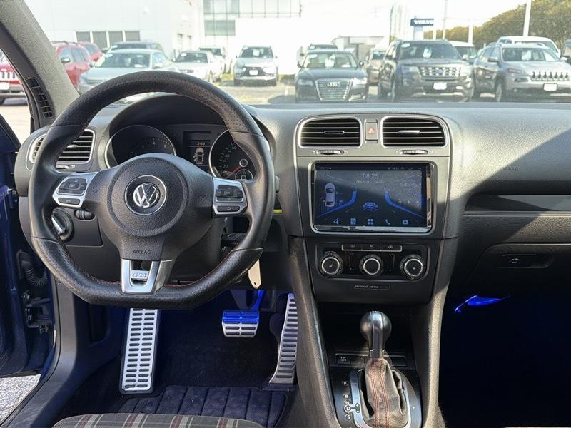Volkswagen GTI 2.0T Sedan 2010