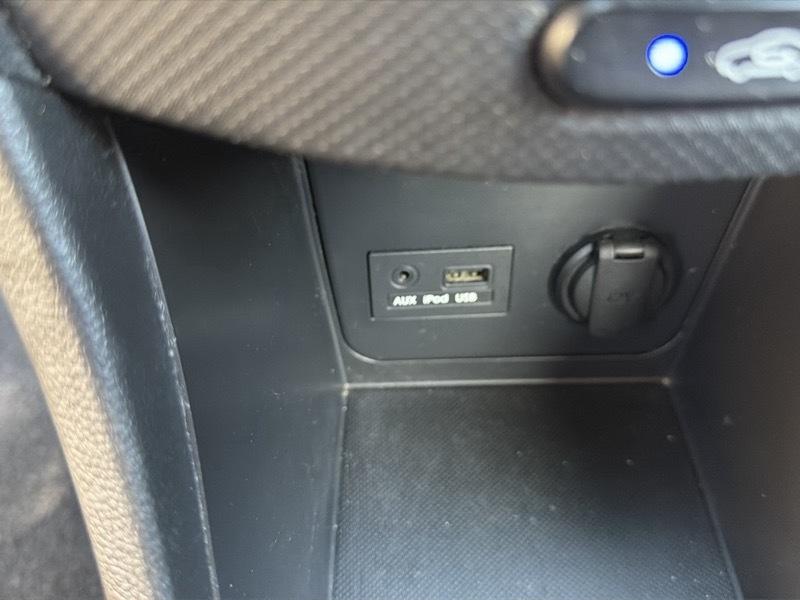 Hyundai Accent SE 5-Door 2012