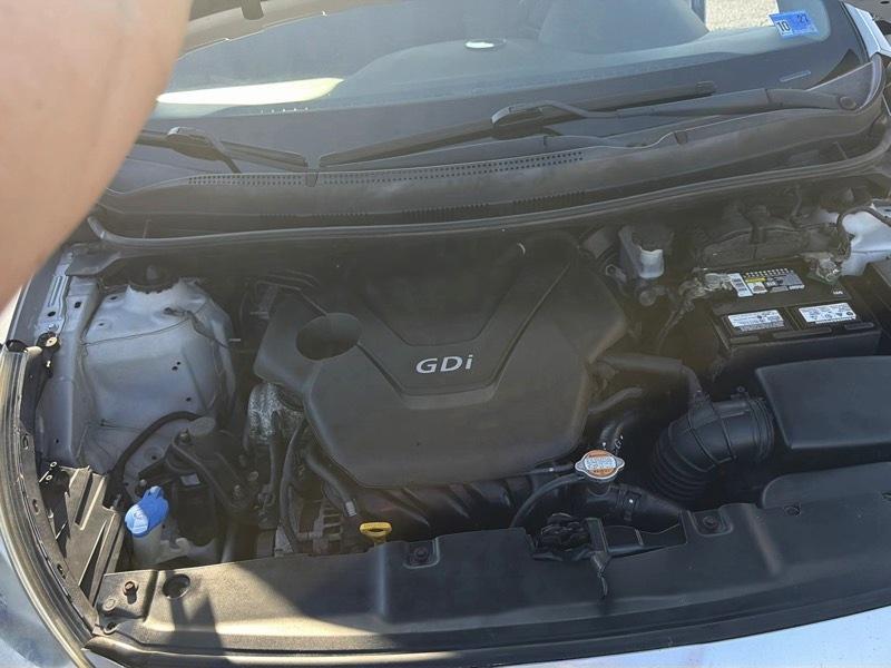 Hyundai Accent SE 5-Door 2012