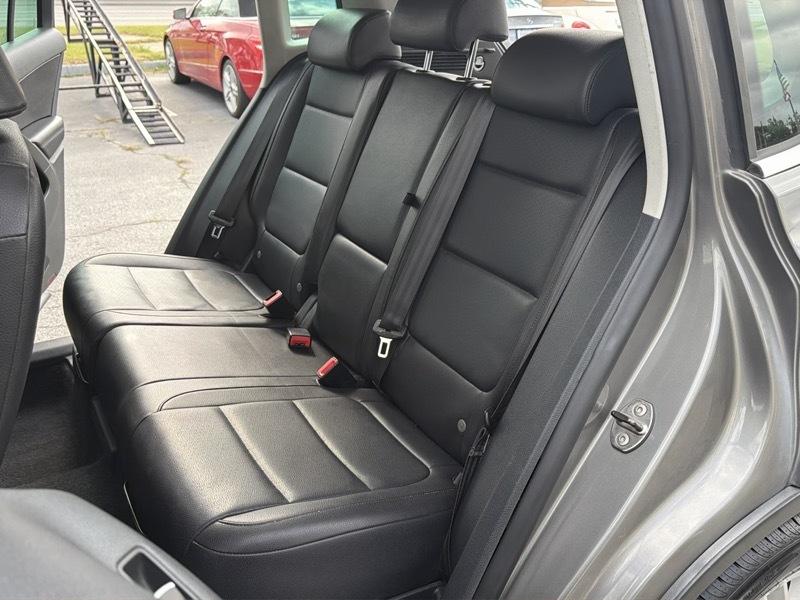 Volkswagen Tiguan SEL 2011