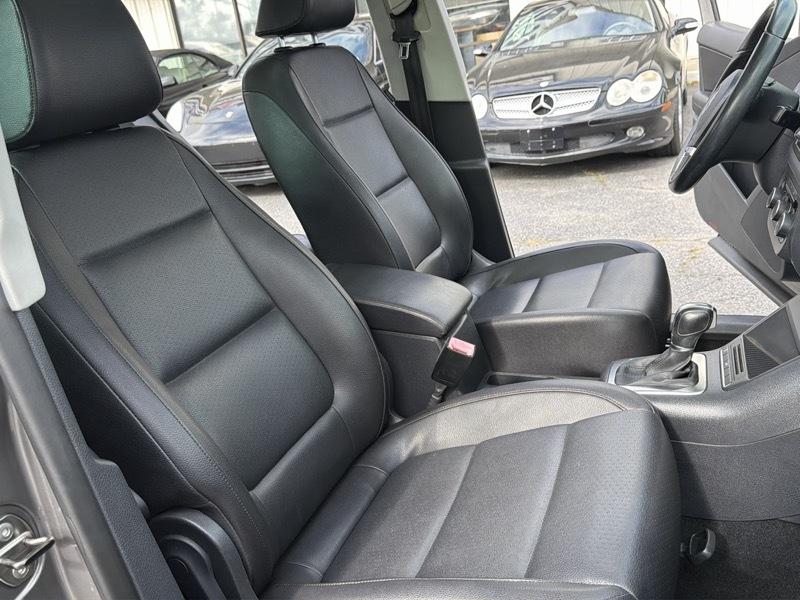 Volkswagen Tiguan SEL 2011