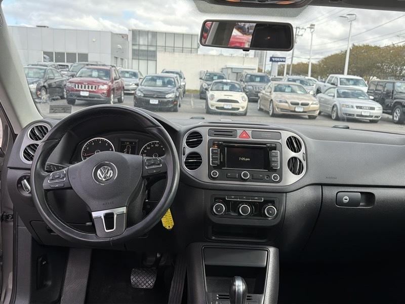 Volkswagen Tiguan SEL 2011