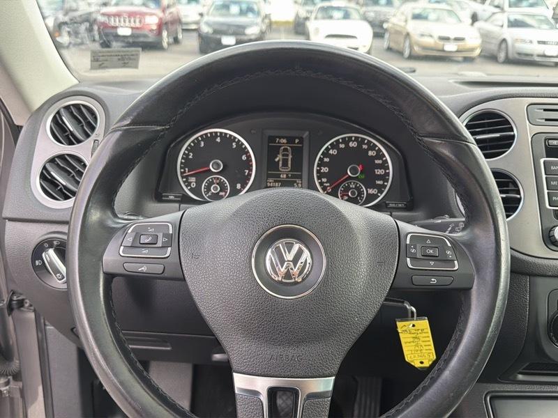 Volkswagen Tiguan SEL 2011
