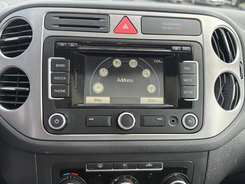 Volkswagen Tiguan SEL 2011
