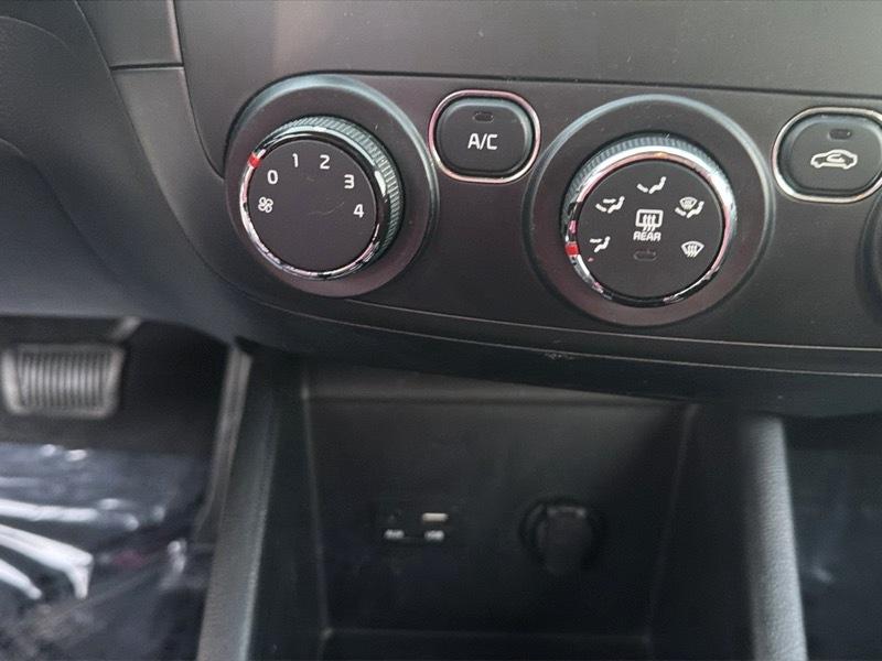 Kia Forte LX 6A 2017