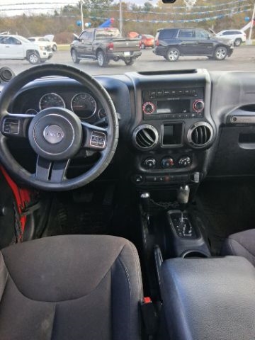 Jeep Wrangler Unlimited Sport 4WD 2013