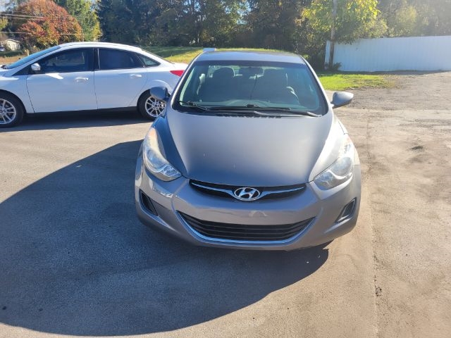 Hyundai Elantra GLS M/T 2013