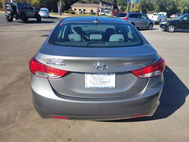 Hyundai Elantra GLS M/T 2013