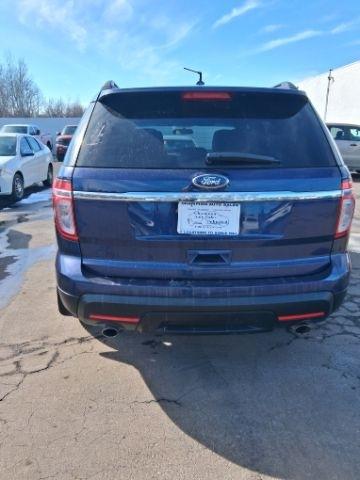 Ford Explorer Base FWD 2011