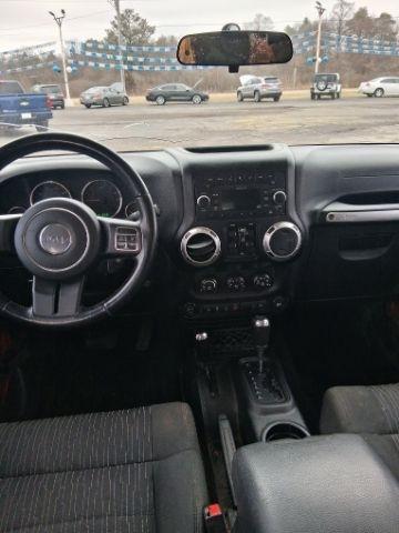 Jeep Wrangler Unlimited Sahara 4WD 2011