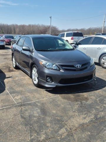 Toyota Corolla LE 4-Speed AT 2013