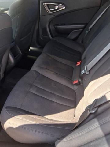 Chrysler 200 LX 2016