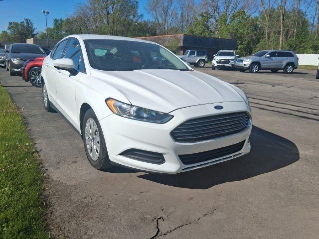Ford Fusion S 2013