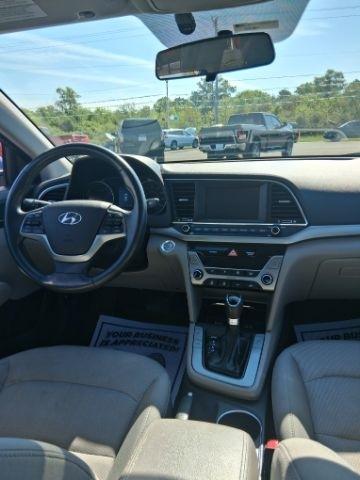 Hyundai Elantra Value Edition 6A 2017