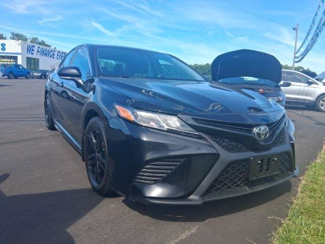 Toyota Camry SE 2020