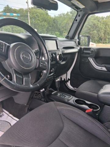 Jeep Wrangler Unlimited Sahara 4WD 2014