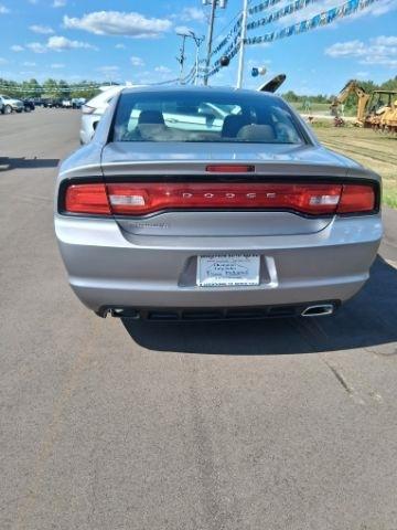 Dodge Charger SE 2011