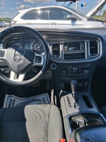 Dodge Charger SE 2011