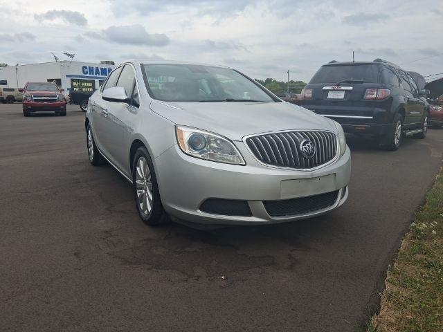 Buick Verano Base 2013