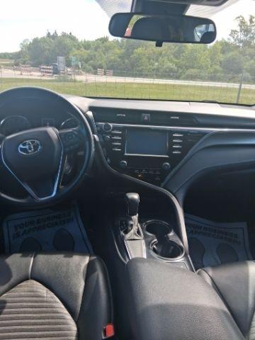 Toyota Camry SE 2020