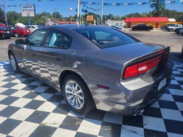 Dodge Charger SE 2011