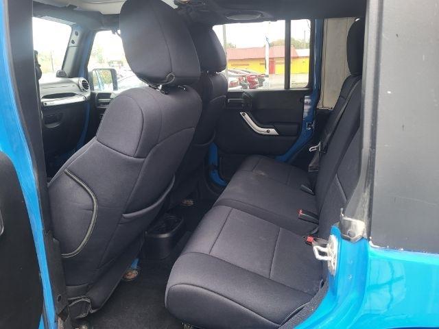 Jeep Wrangler Unlimited Sahara 4WD 2011