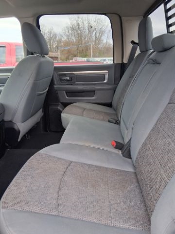 RAM 1500 SLT Crew Cab LWB 4WD 2016