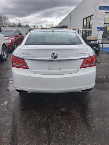 Buick LaCrosse Base 2015