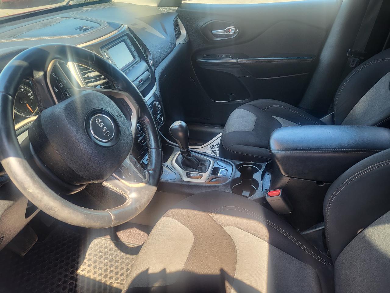 Jeep Cherokee Sport 4WD 2016