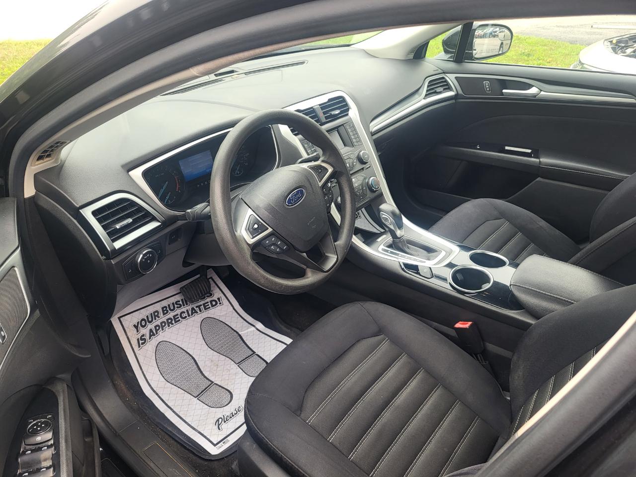 Ford Fusion SE 2013