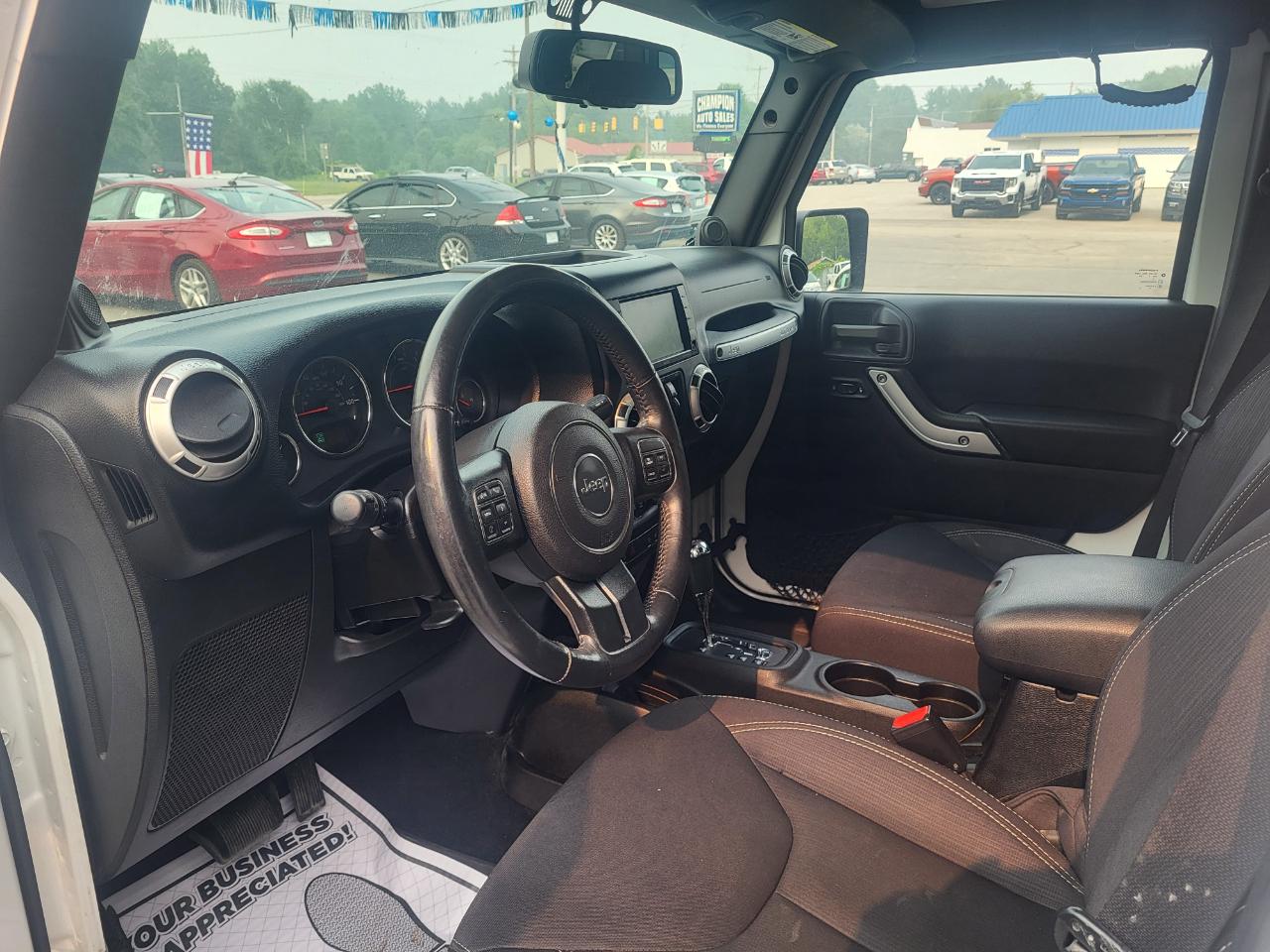 Jeep Wrangler Unlimited Sahara 4WD 2014