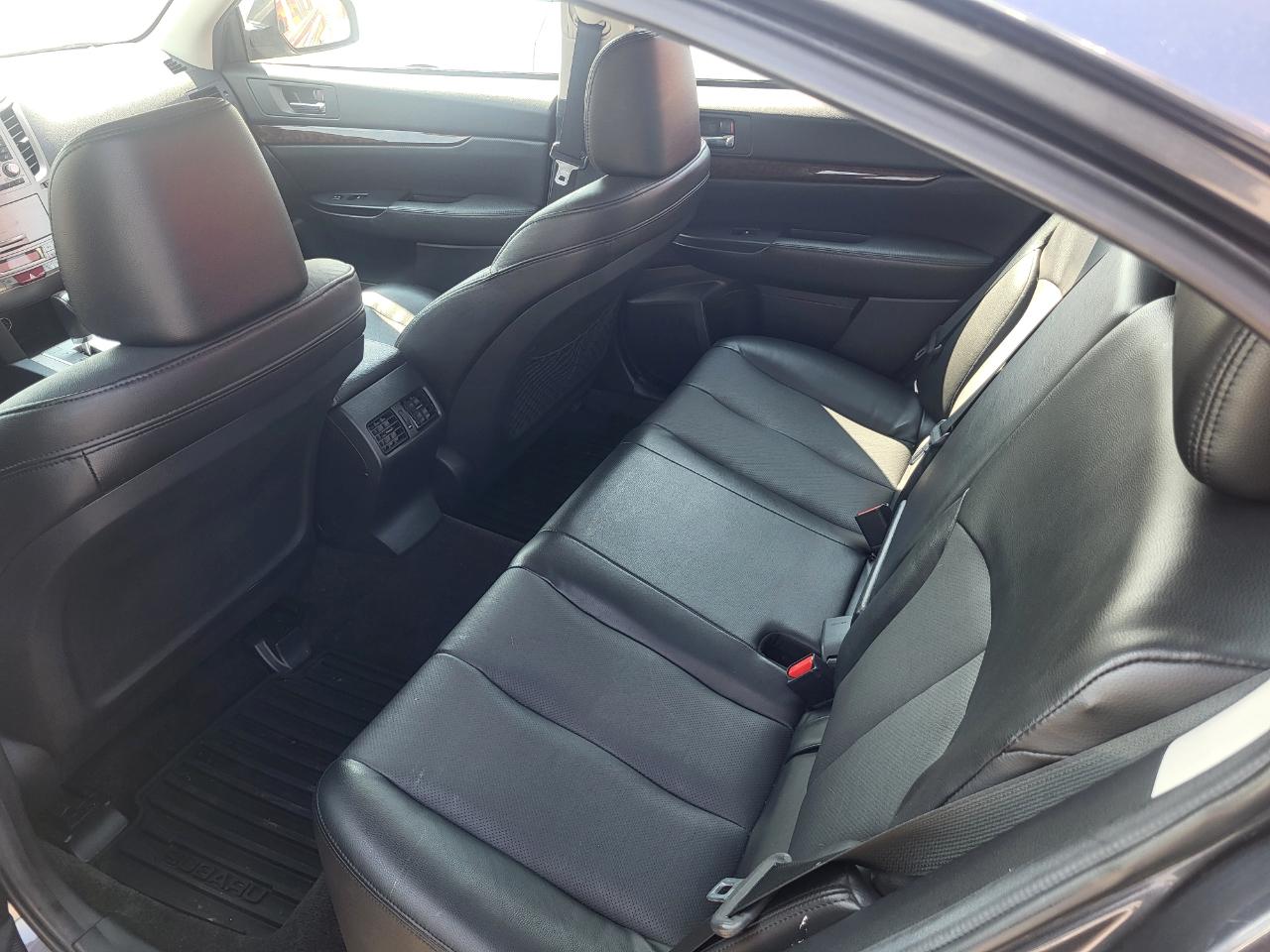 Subaru Legacy 2.5i Limited 2014