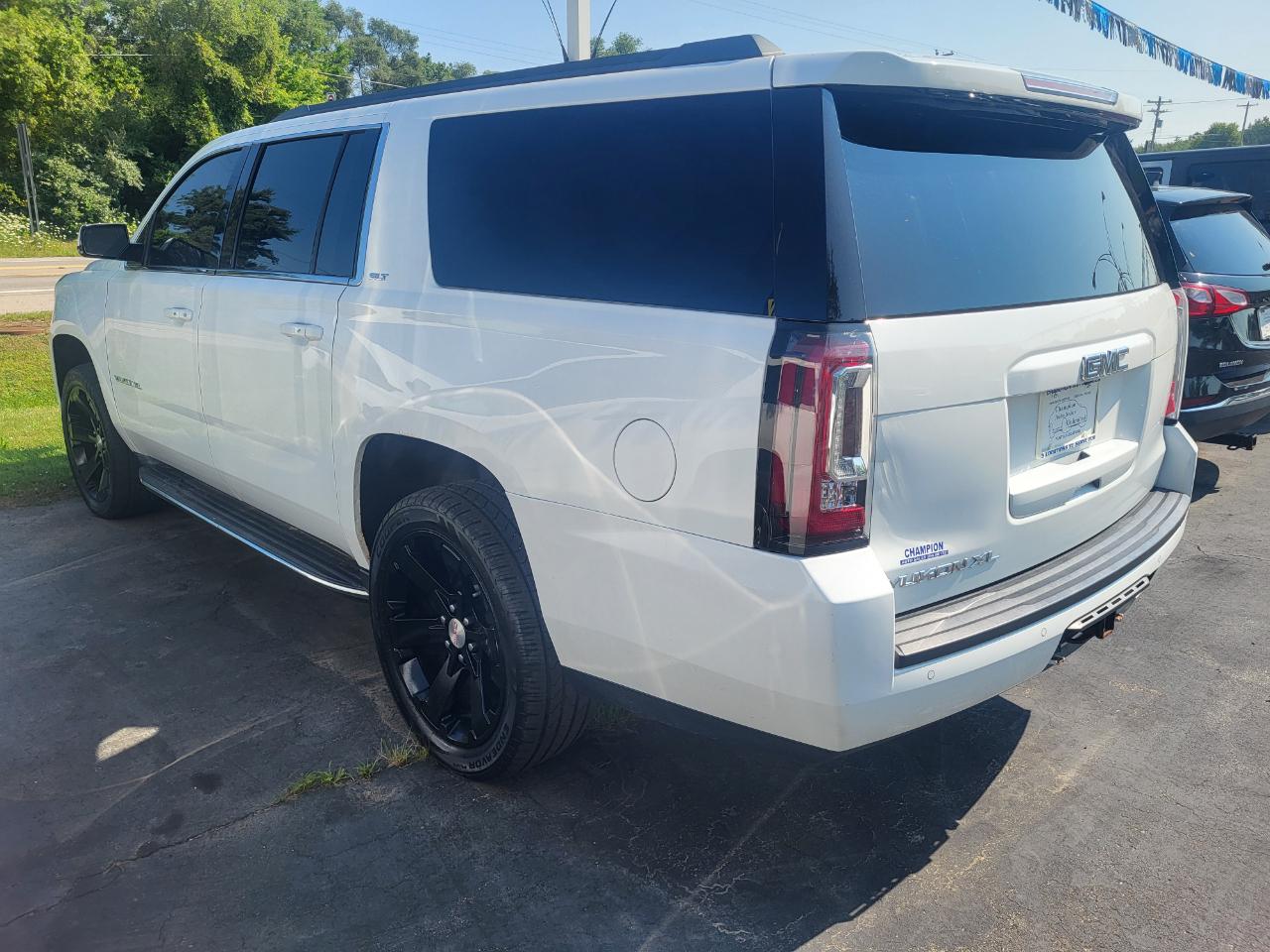 GMC Yukon XL SLT 4WD 2017