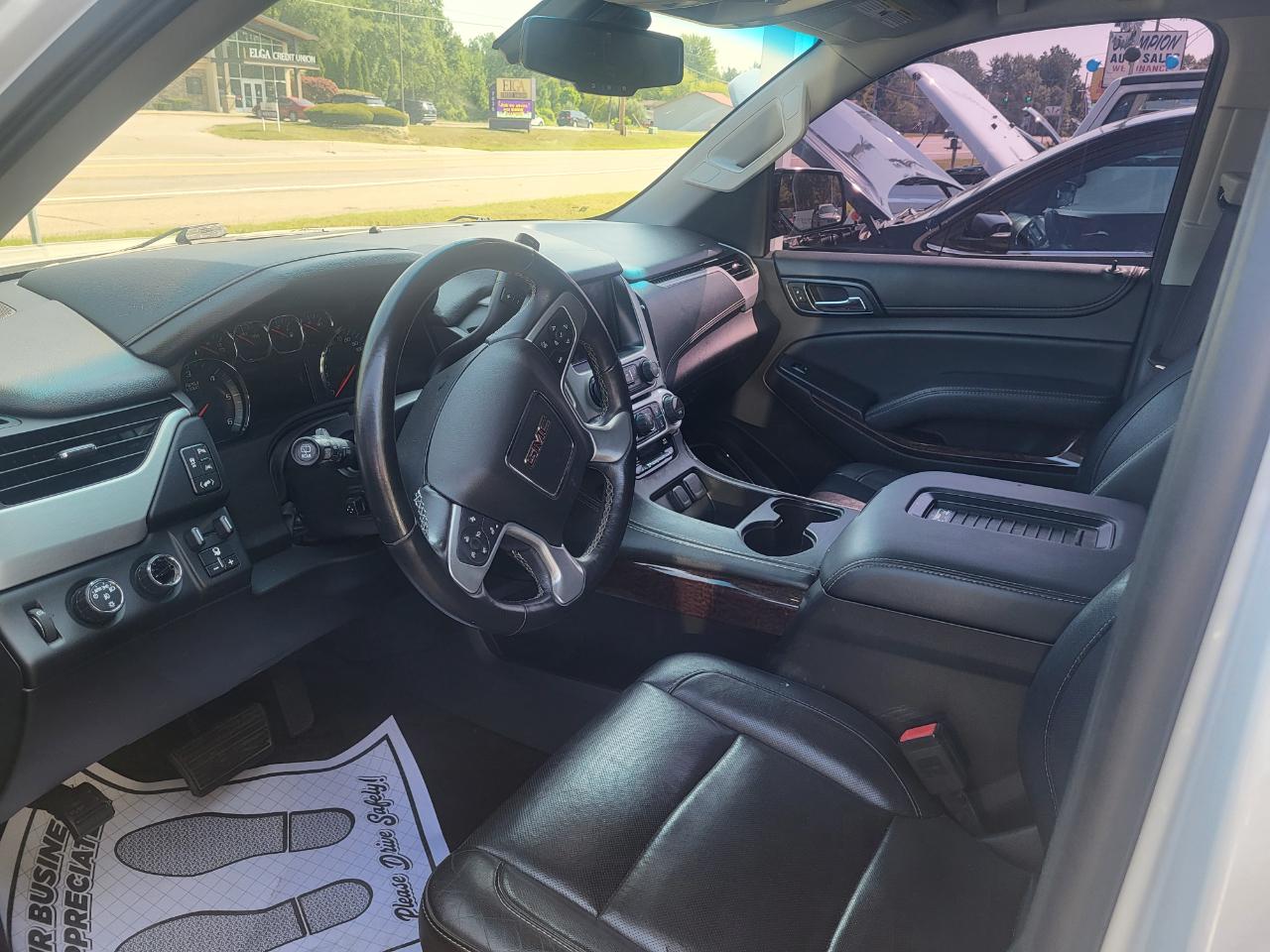 GMC Yukon XL SLT 4WD 2017