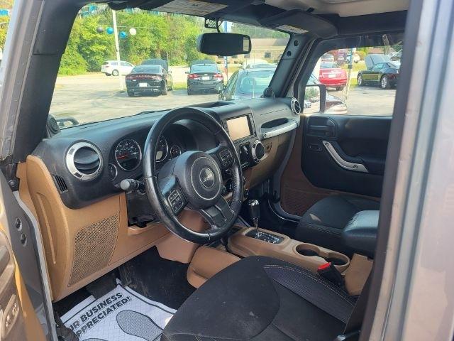 Jeep Wrangler Unlimited Sahara 4WD 2014