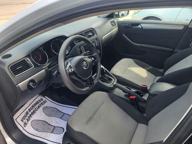 Volkswagen Jetta 1.4T S 6A 2017