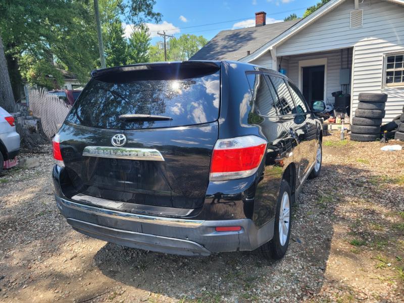 Toyota Highlander Base 2WD I4 2013