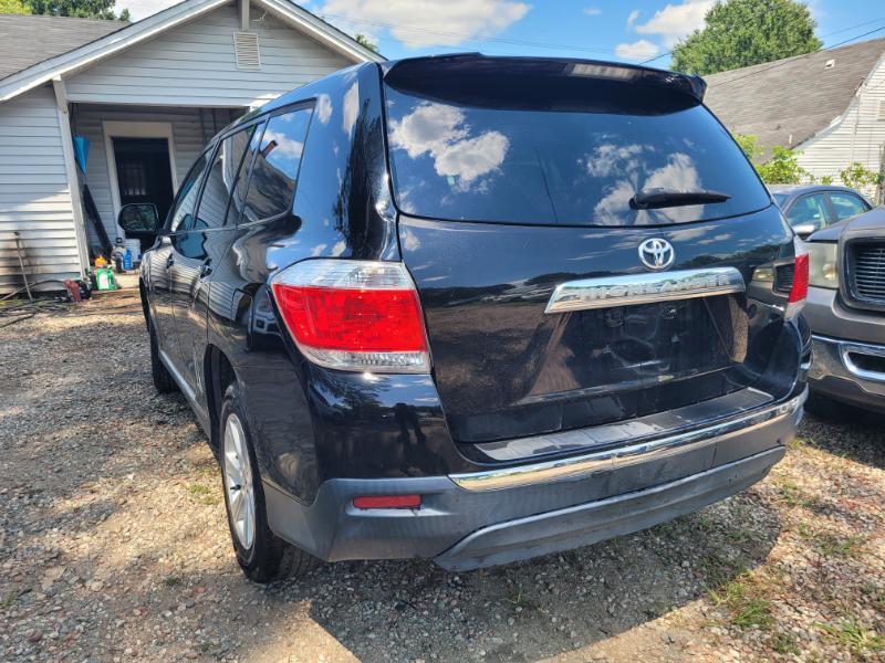 Toyota Highlander Base 2WD I4 2013