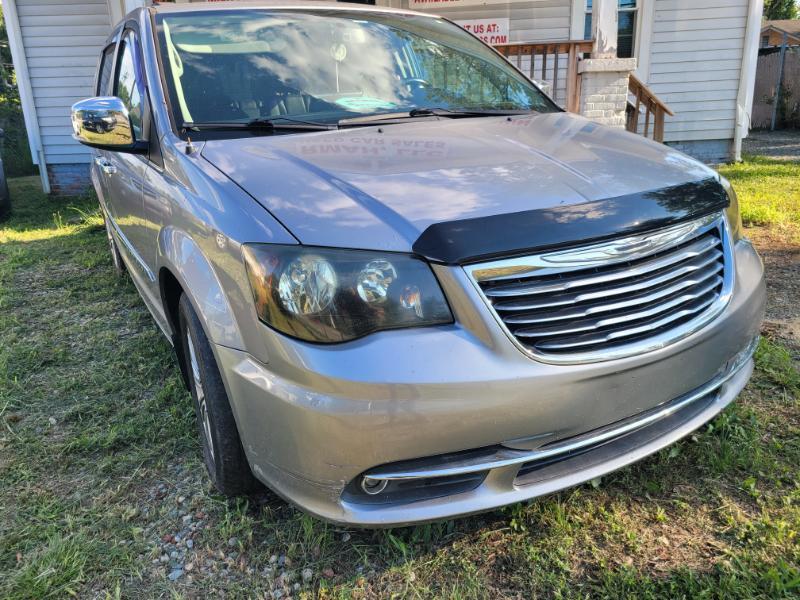 Chrysler Town & Country Touring-L 2014