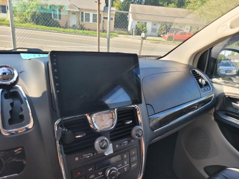 Chrysler Town & Country Touring-L 2014
