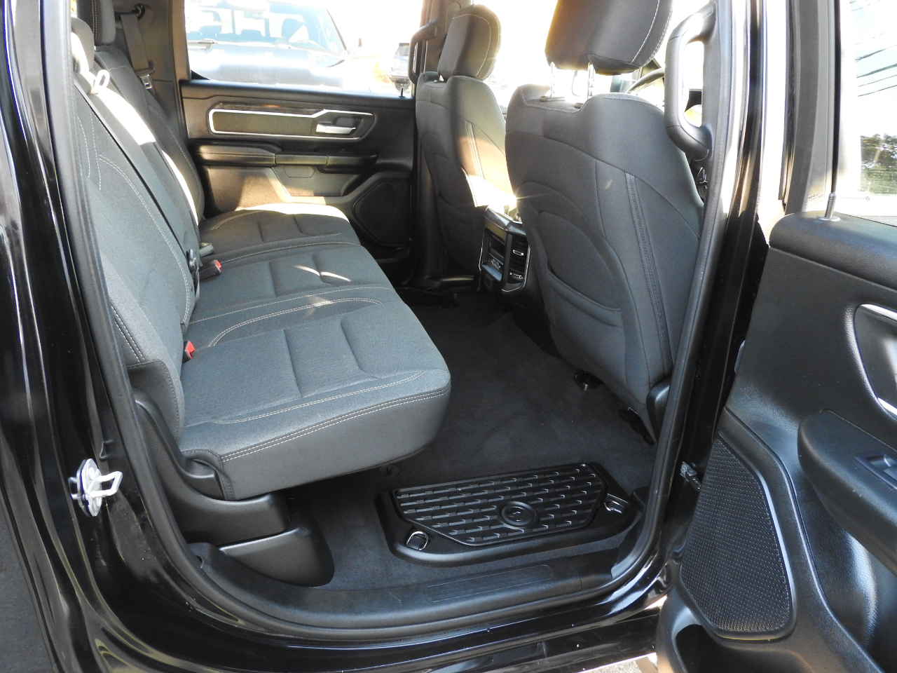 RAM 1500 Big Horn Crew Cab SWB 4WD 2019