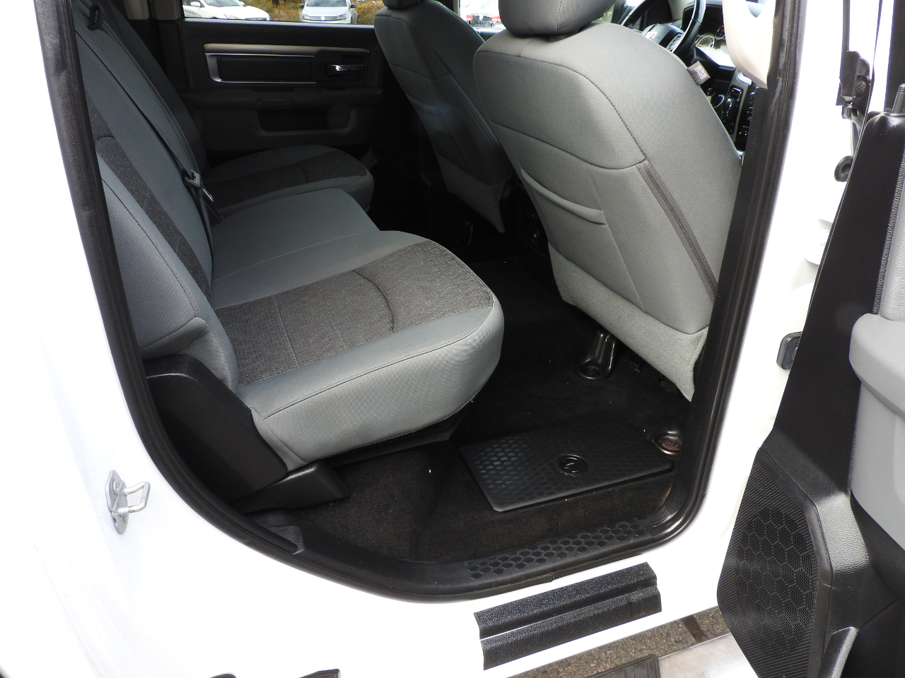 RAM 1500 Big Horn Crew Cab 4WD SWB 2016