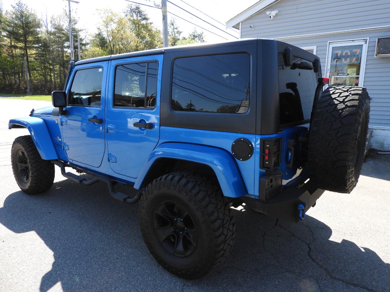 View vehicle photo 6