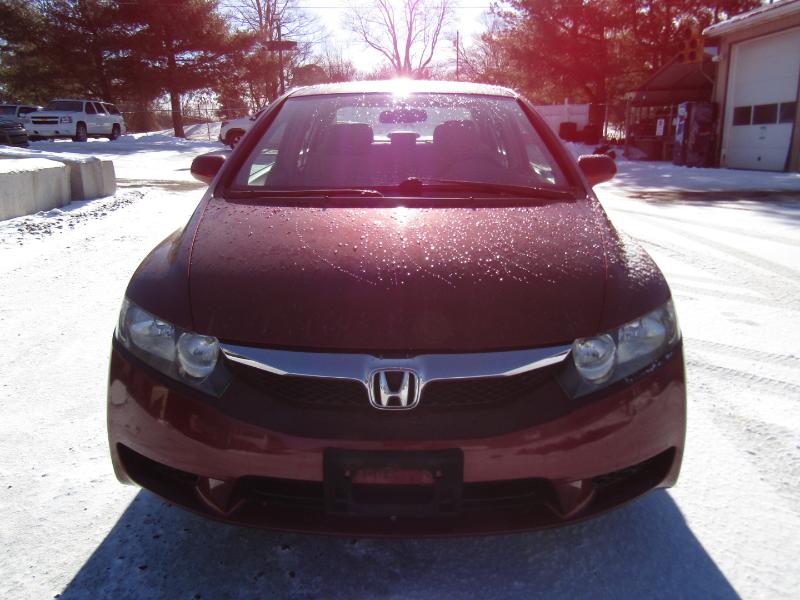 Honda Civic LX Sedan 5-Speed AT 2011